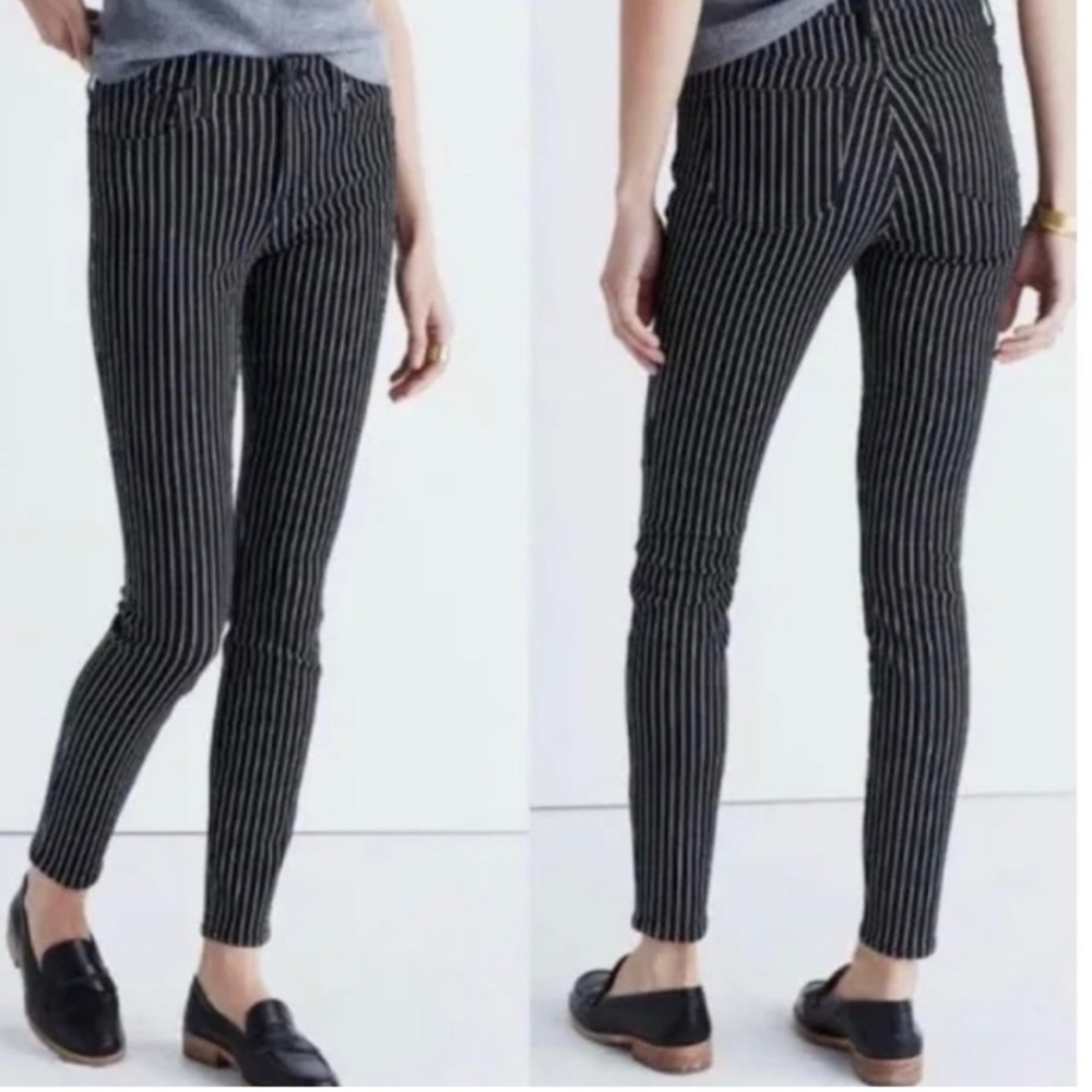 Madewell Women's 26 9" High Riser Skinny Skinny
Black Striped Railroad Wash.